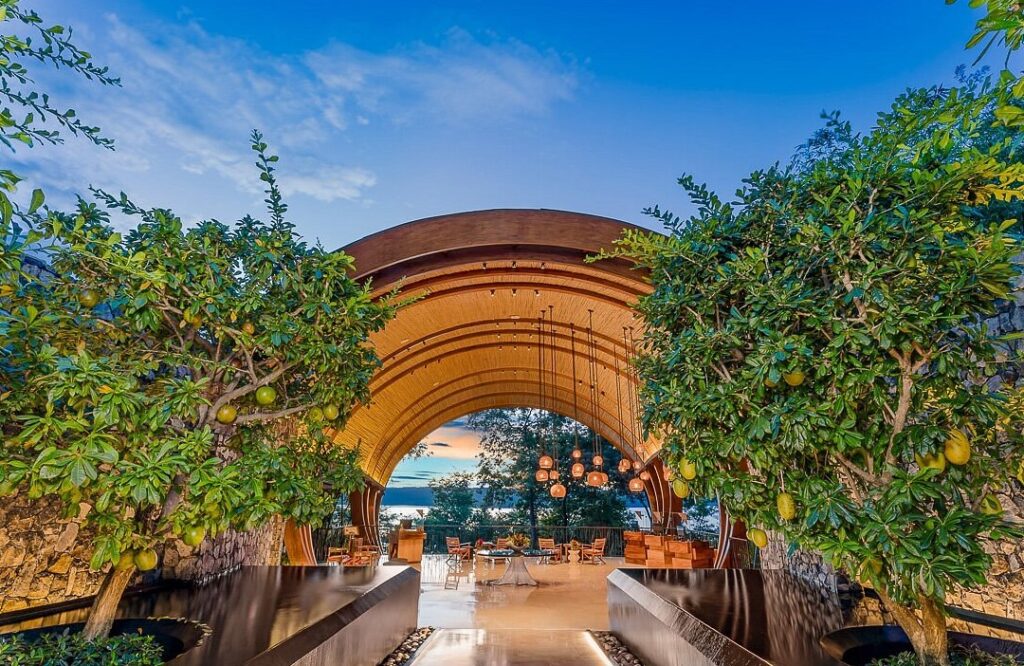 lir-airport-andaz-costa-rica