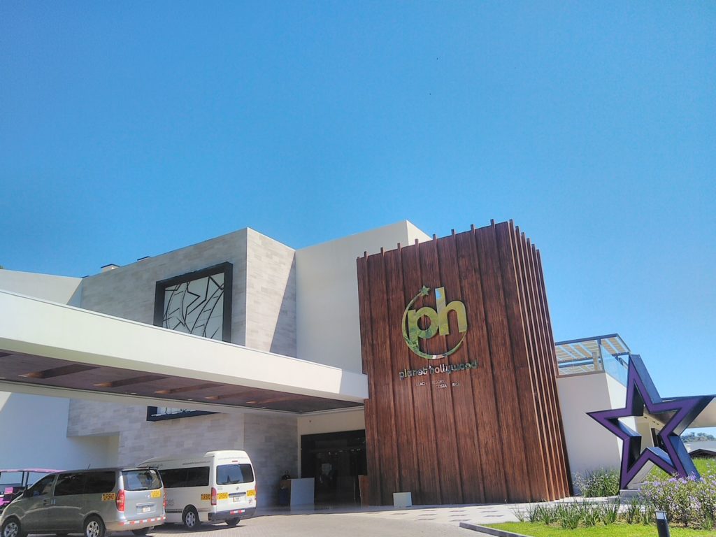 airport shuttles to planet hollywood costa rica